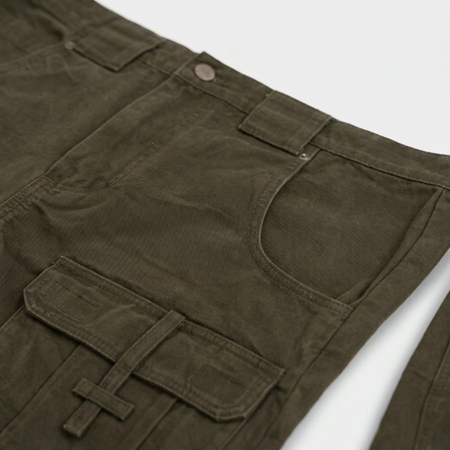 Agnolotti Cargo Shorts – Close-up: collar, cuff, hem