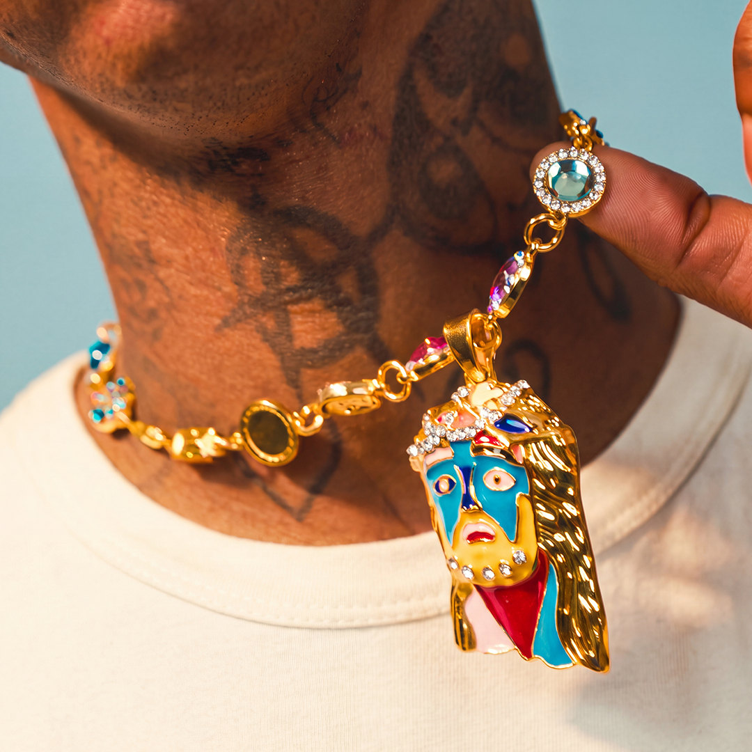 Lucky Charm Mona Lisa gold-tone chain – multicolor stone and clasp detail