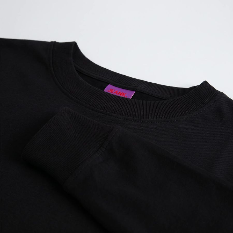 Moss Longsleeve T Shirt – Close-up: collar, cuff, hem