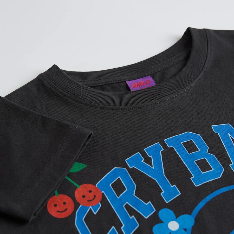 Rivals Academy T Shirt – Close-up: collar, cuff, hem